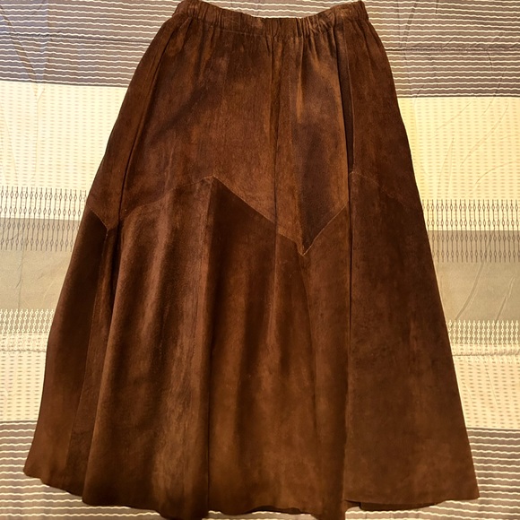 Retro Suede skirt - Picture 2 of 4